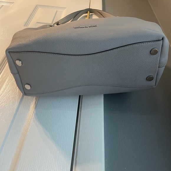 SOLD-🖤MICHAEL Michael Kors Raven Large Shoulder Bag - Picture 14 of 15